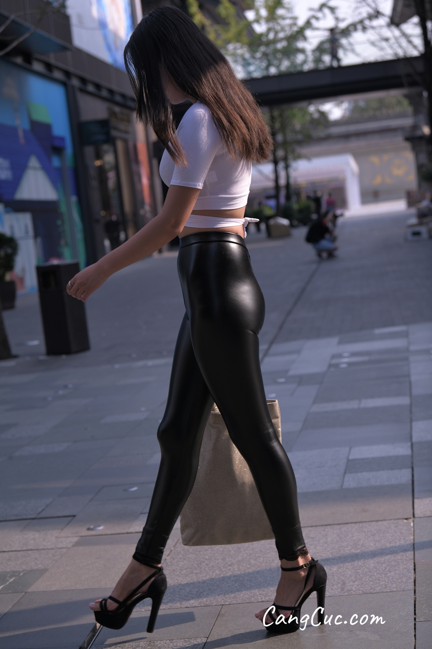 [精选街拍作品] MJ-002 远洋太古初相遇，晓楼樯橹灰飞烟